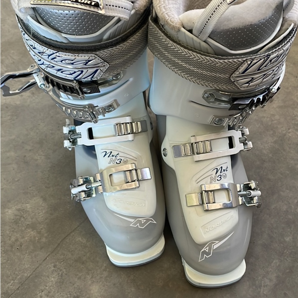 Nordica NXT N3 Women's Snow Ski Boots Size 23.0